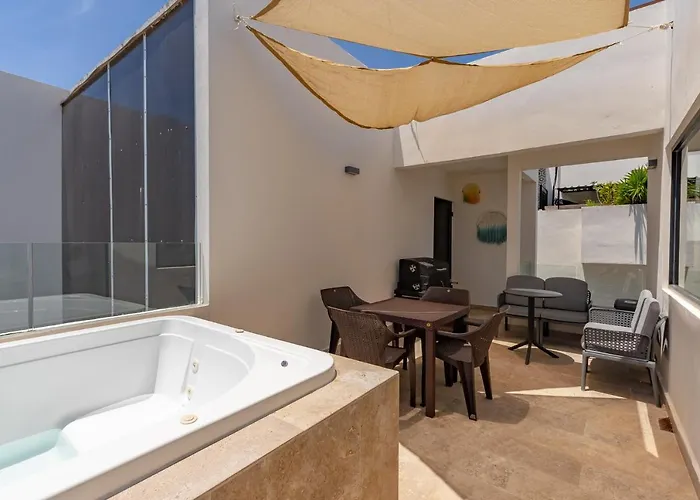 Bahay Steps From The And 5th Ave Appartement Playa del Carmen